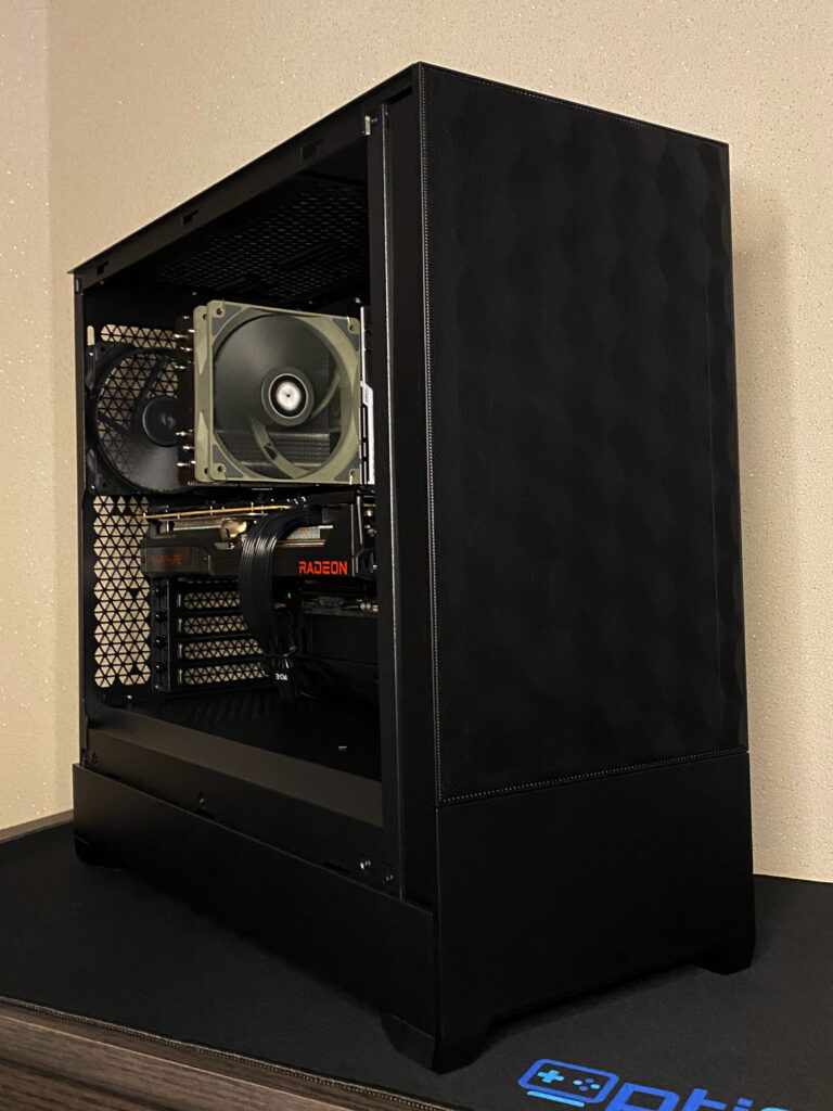 PC Fractal Pop Black RX 6800XT Front-1