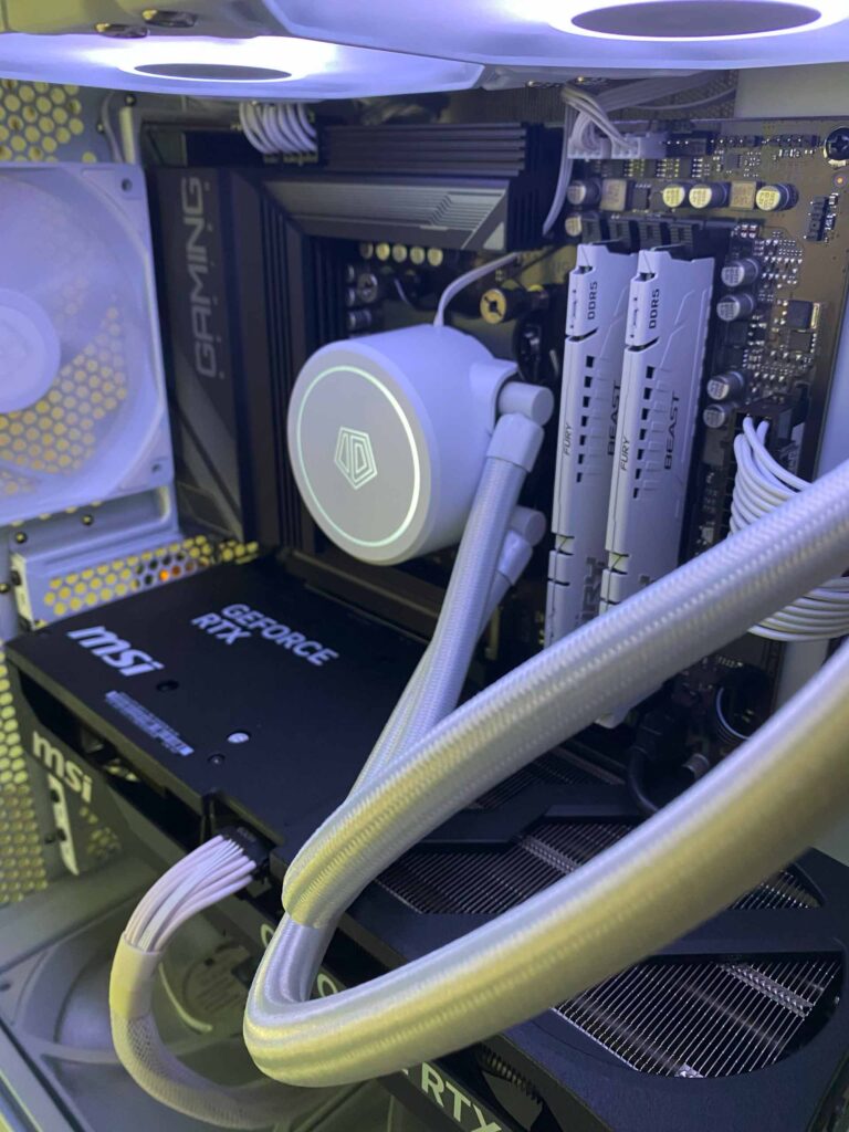 H6_Flow_RTX5070Ti_White_inSide