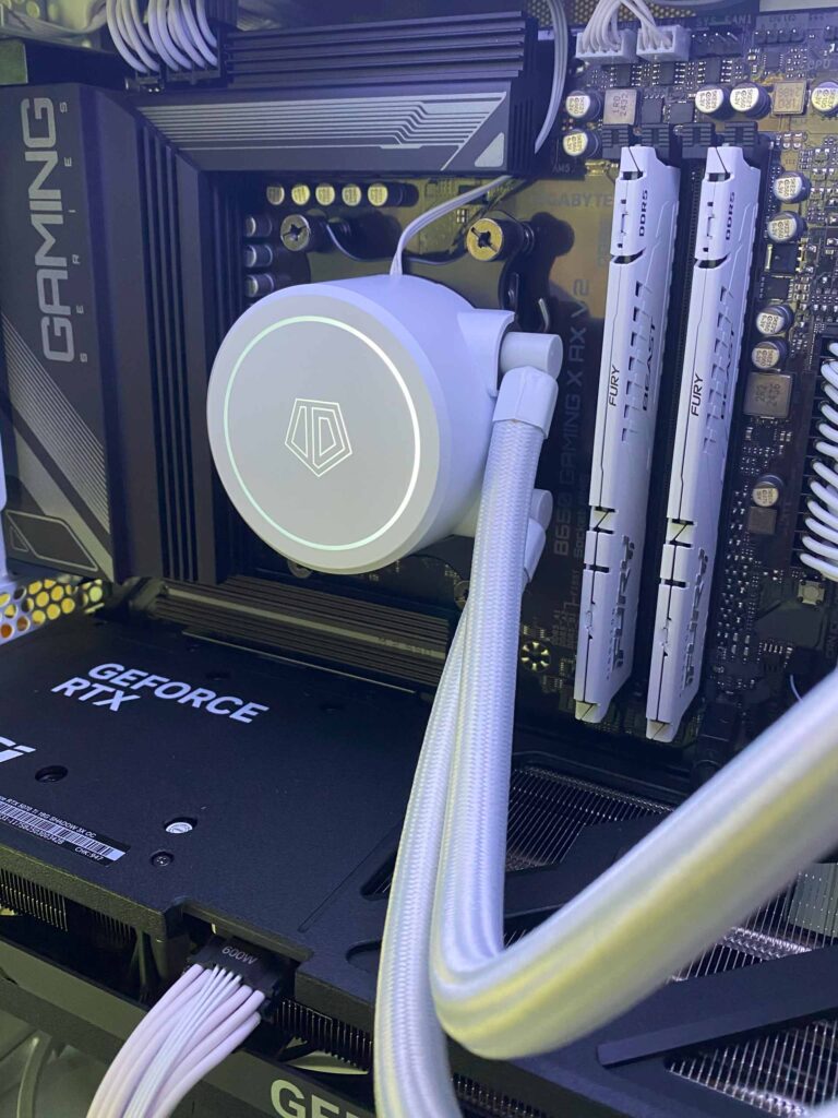 H6_Flow_RTX5070Ti_White_inSide_2