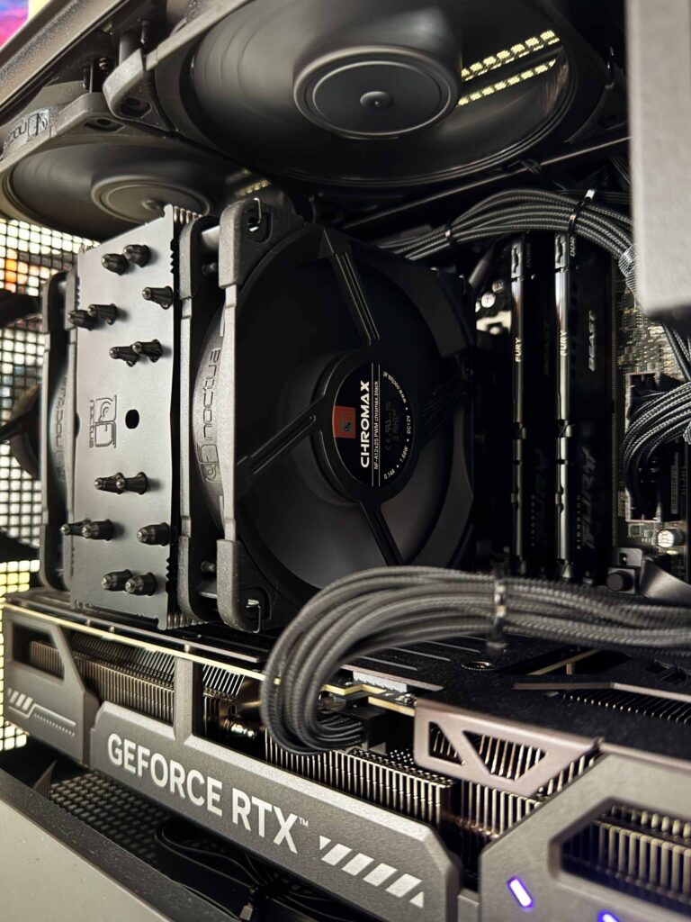 CH160_PLUS_Flo_RTX5070TiTUF_4