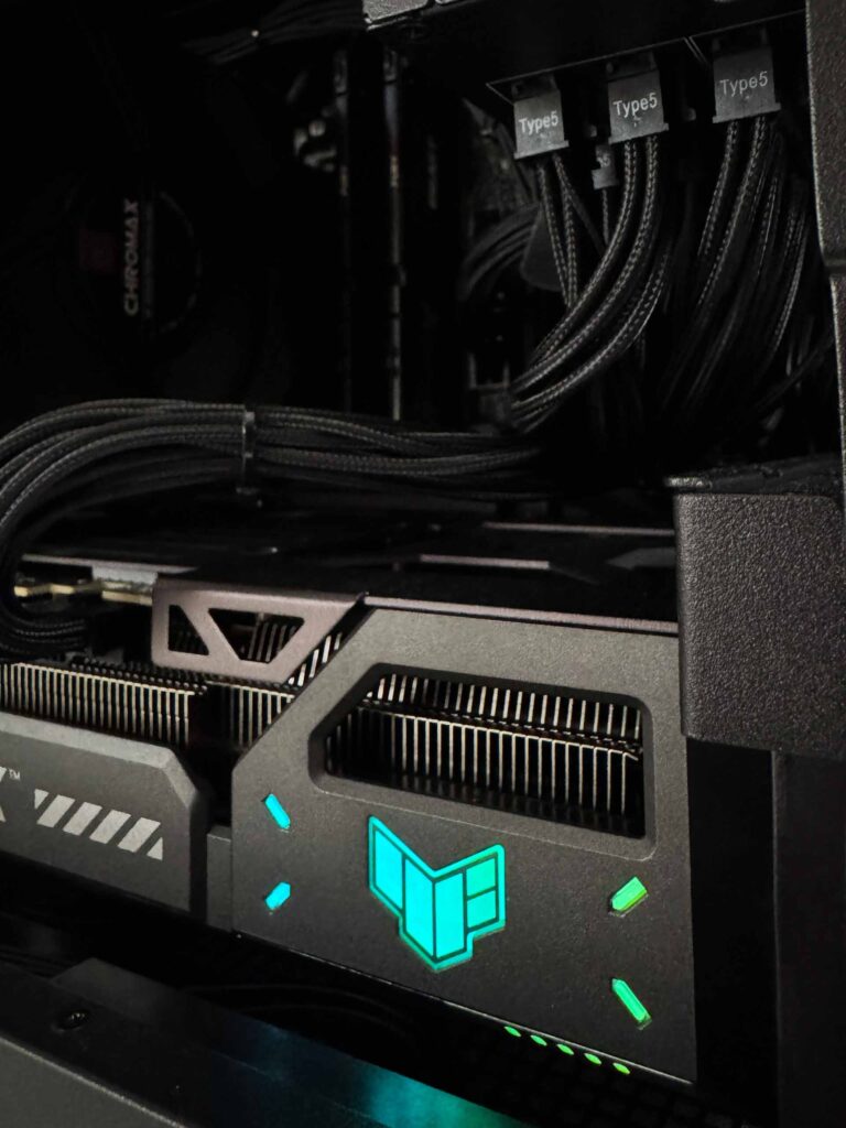 CH160_PLUS_Flo_RTX5070TiTUF_5