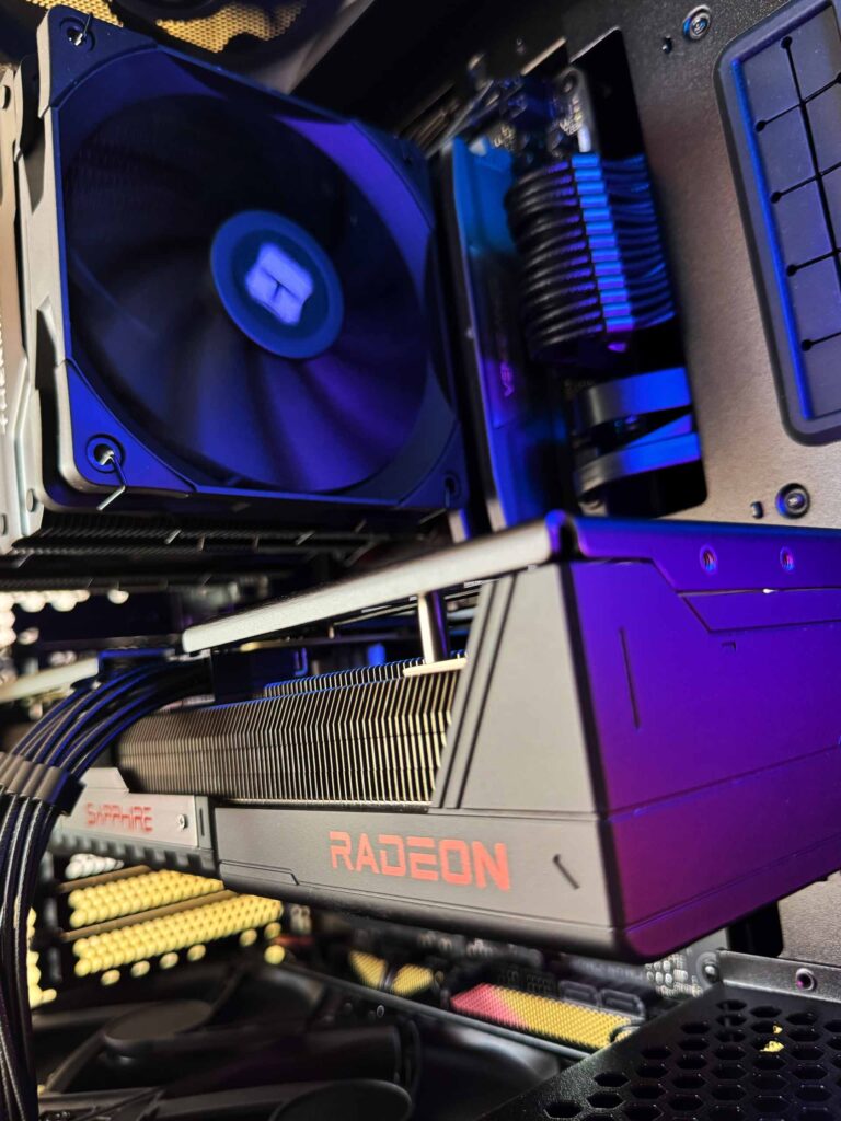 PC_Georgi_9070XT_LianLi_4